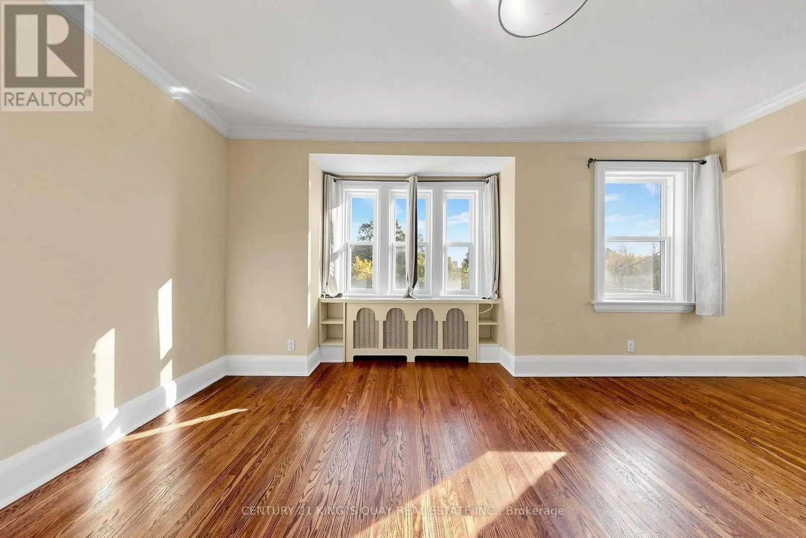 32 CRESTVIEW ROAD