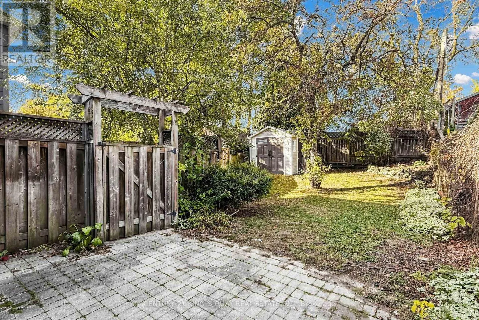 32 CRESTVIEW ROAD