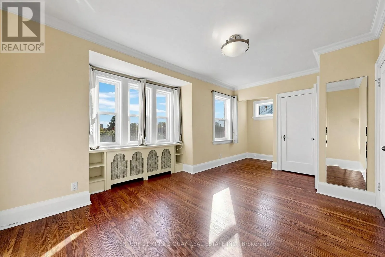 32 CRESTVIEW ROAD