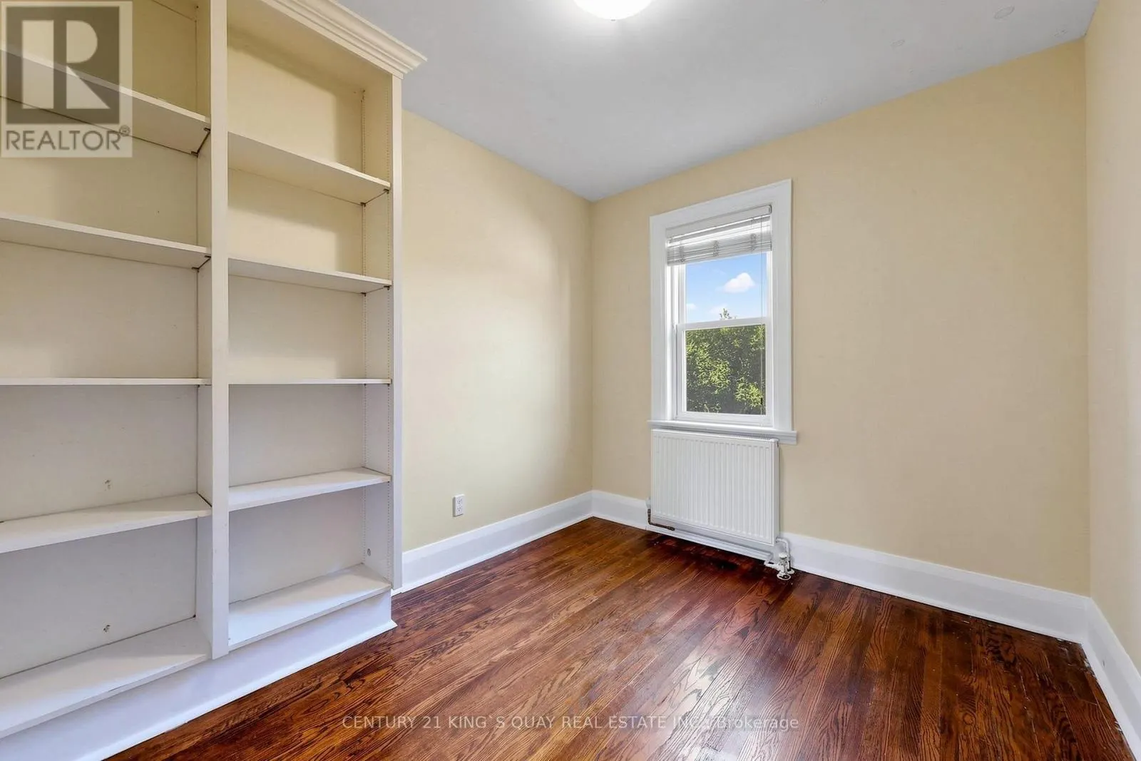 32 CRESTVIEW ROAD