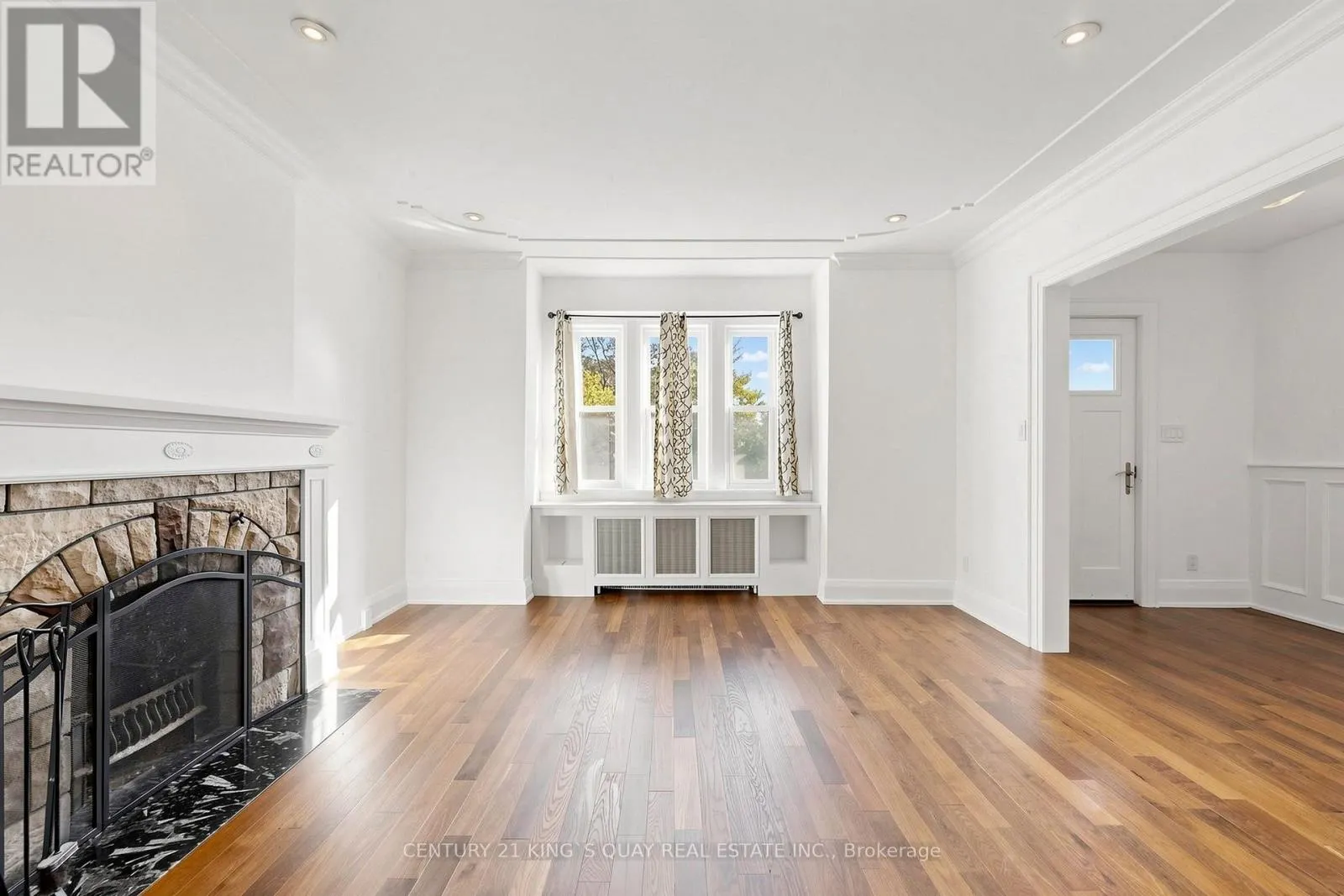 32 CRESTVIEW ROAD