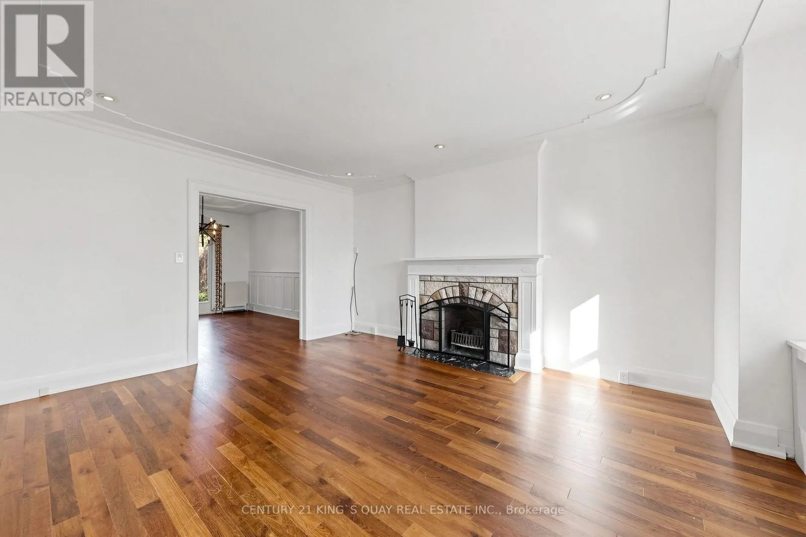 32 CRESTVIEW ROAD