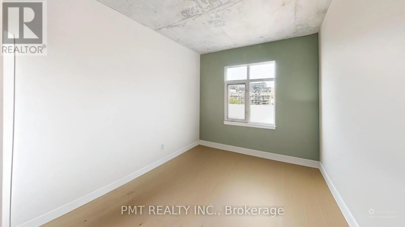 PH17 - 550 FRONT STREET W
