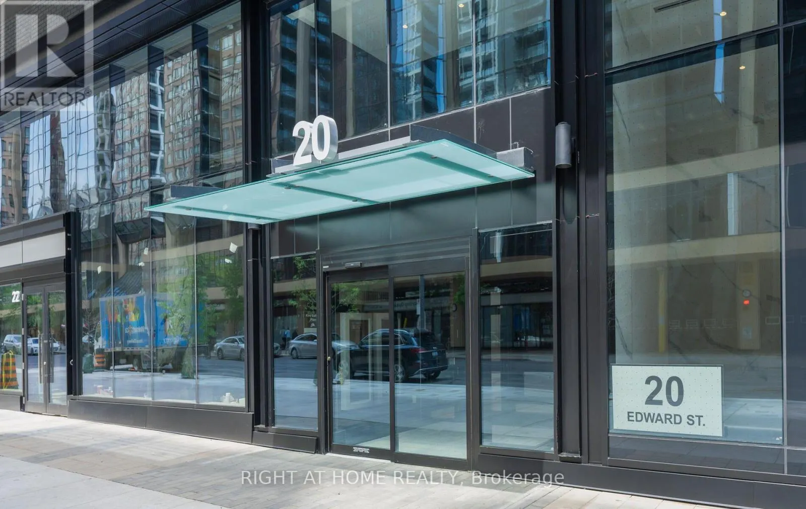 2701 - 20 EDWARD STREET