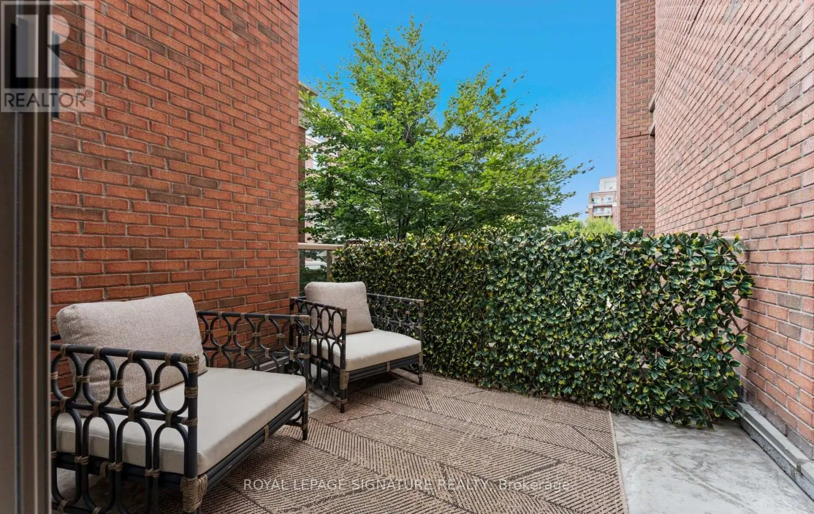 337 - 21 BURKEBROOK PLACE