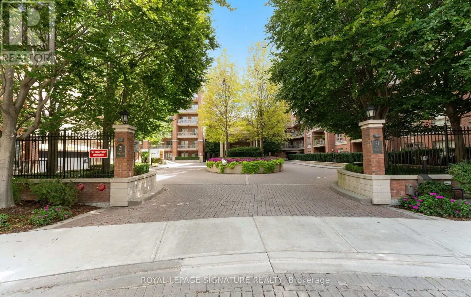 337 - 21 BURKEBROOK PLACE