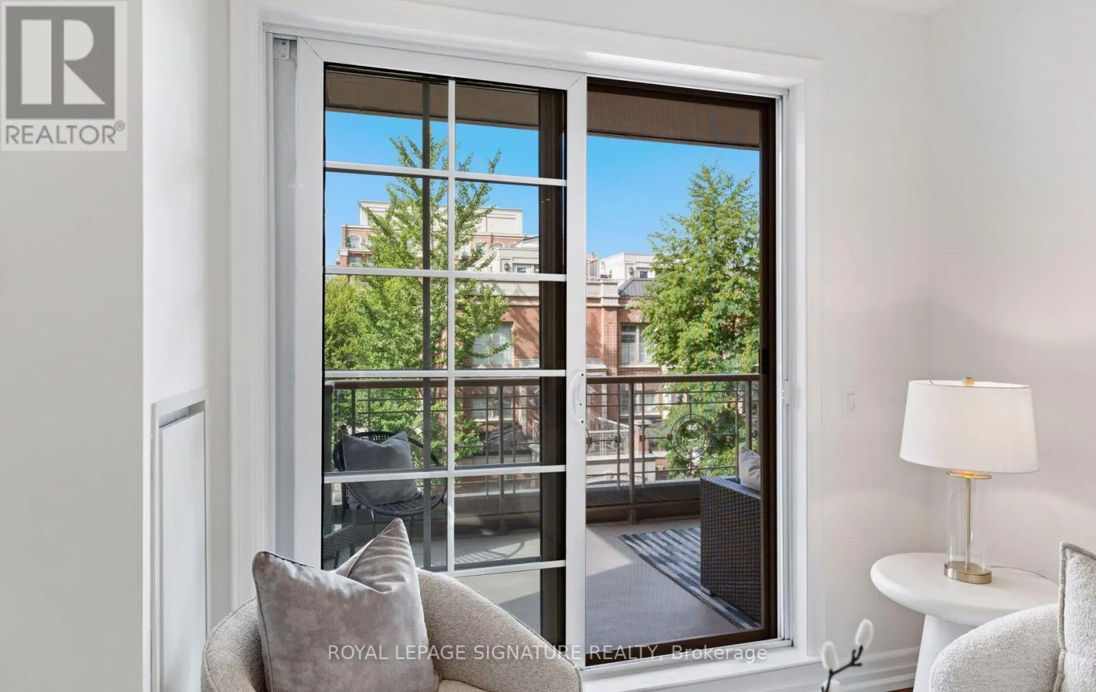 337 - 21 BURKEBROOK PLACE