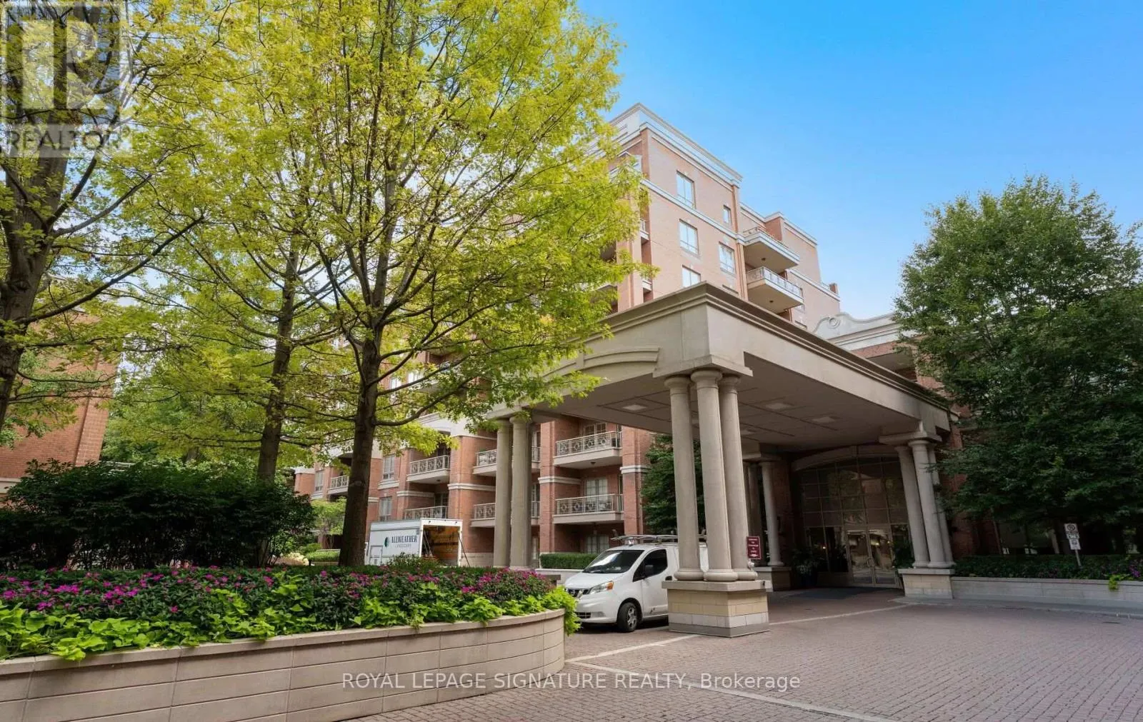 337 - 21 BURKEBROOK PLACE