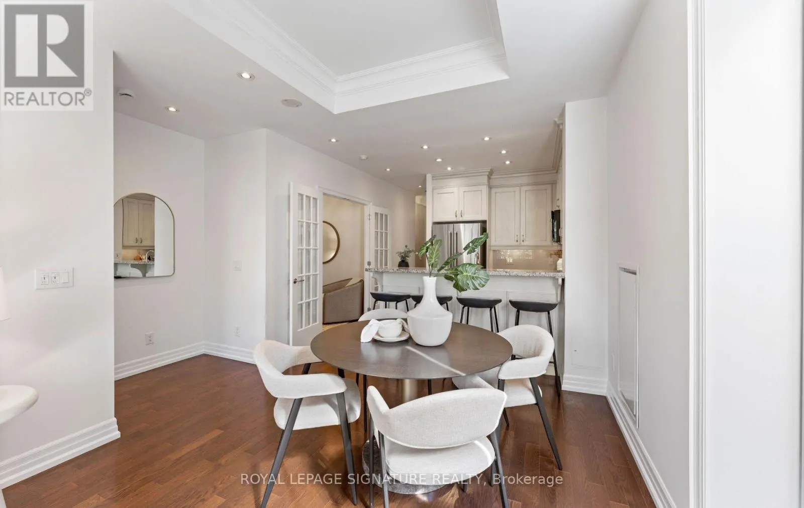 337 - 21 BURKEBROOK PLACE