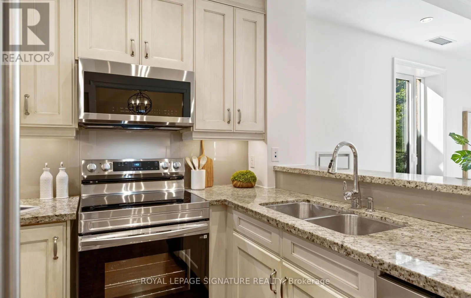 337 - 21 BURKEBROOK PLACE