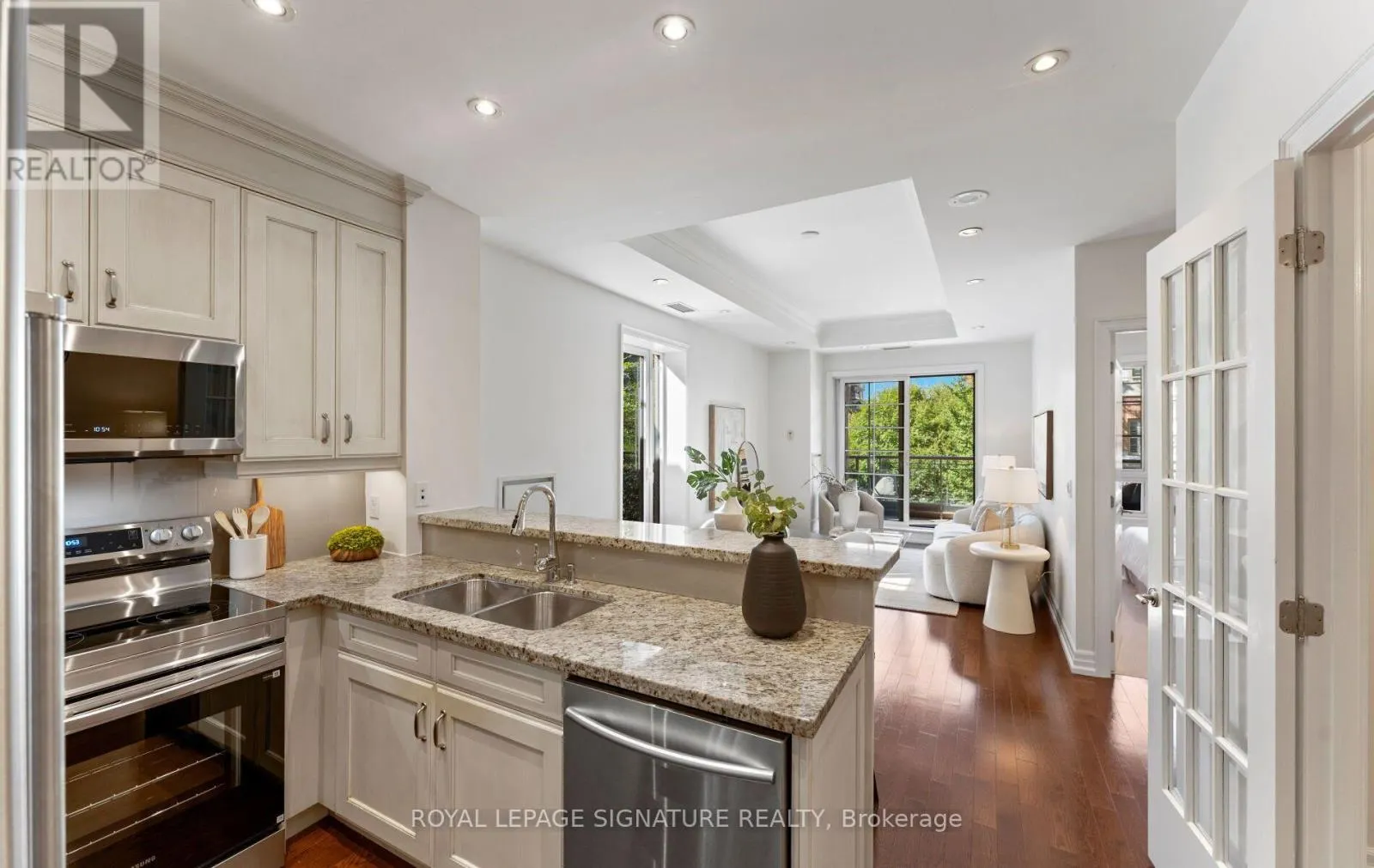 337 - 21 BURKEBROOK PLACE