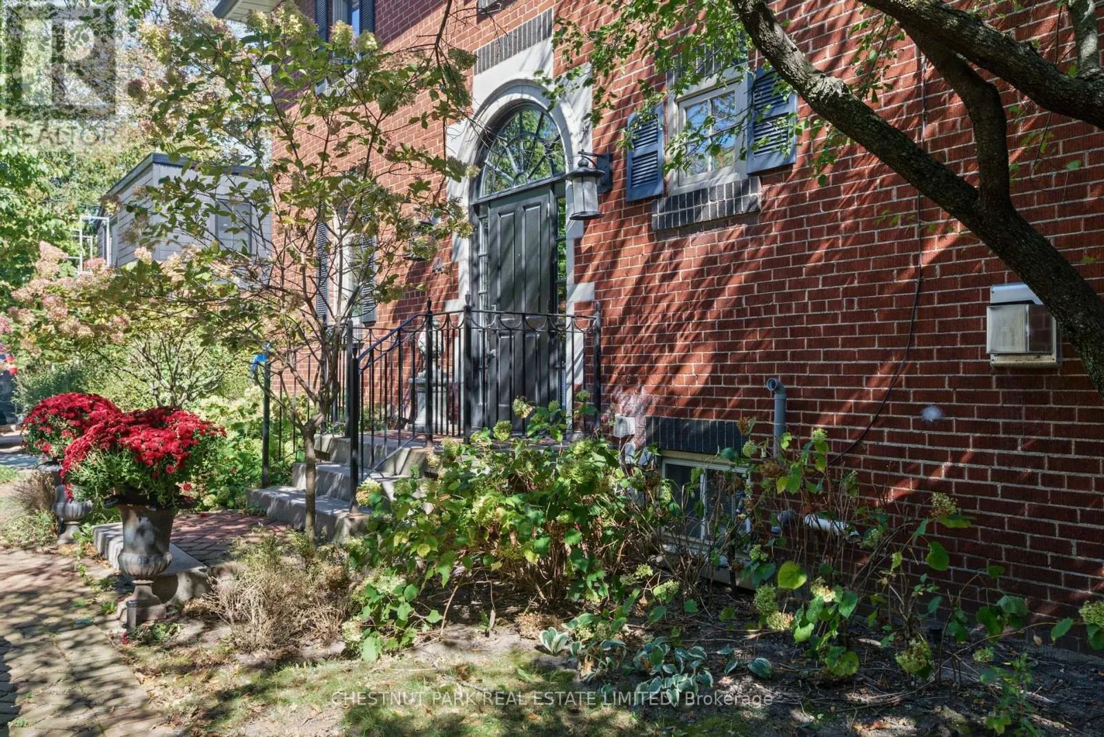 UPPER - 44 GLEN ECHO ROAD