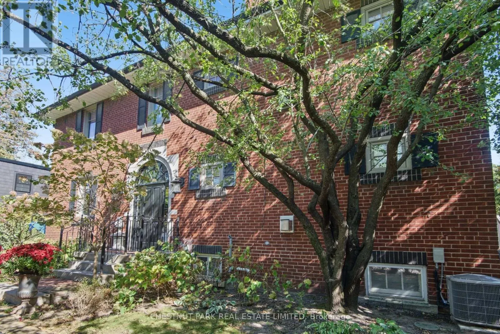 UPPER - 44 GLEN ECHO ROAD