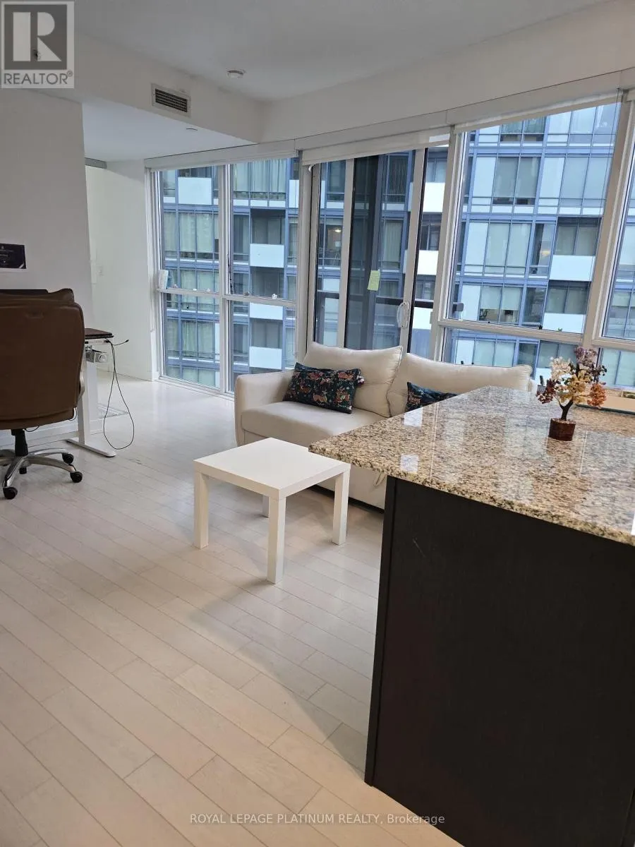 2805 - 1 THE ESPLANADE DRIVE
