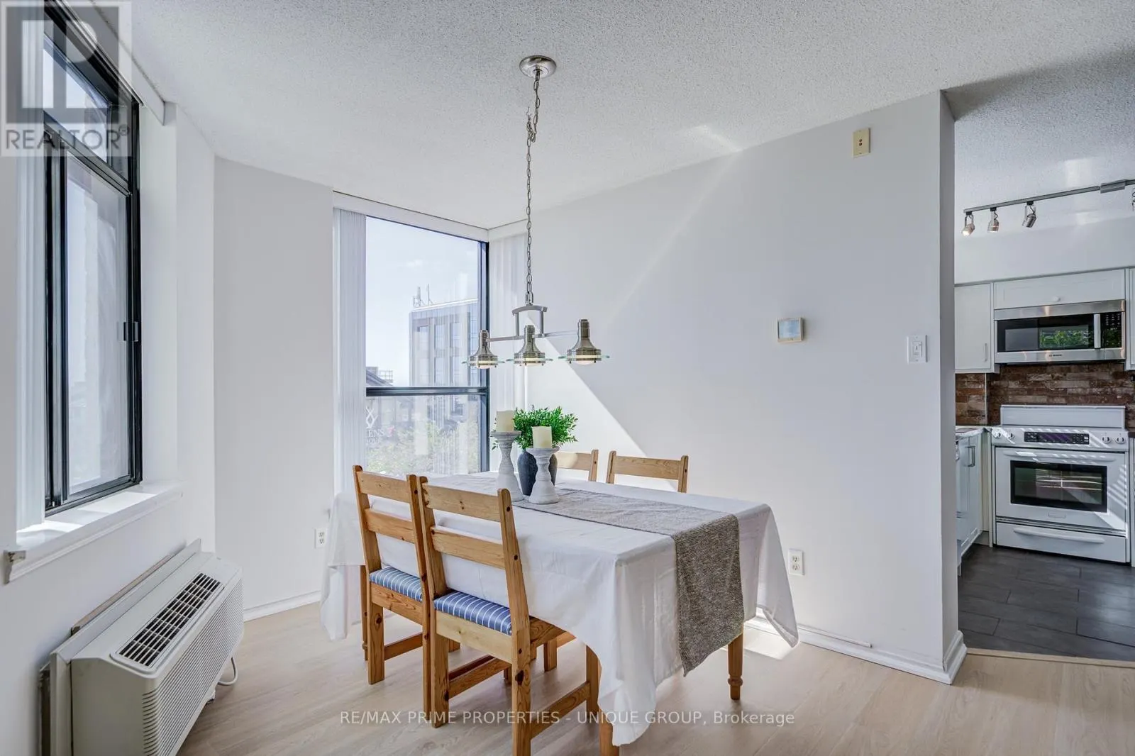 301 - 250 QUEENS QUAY W