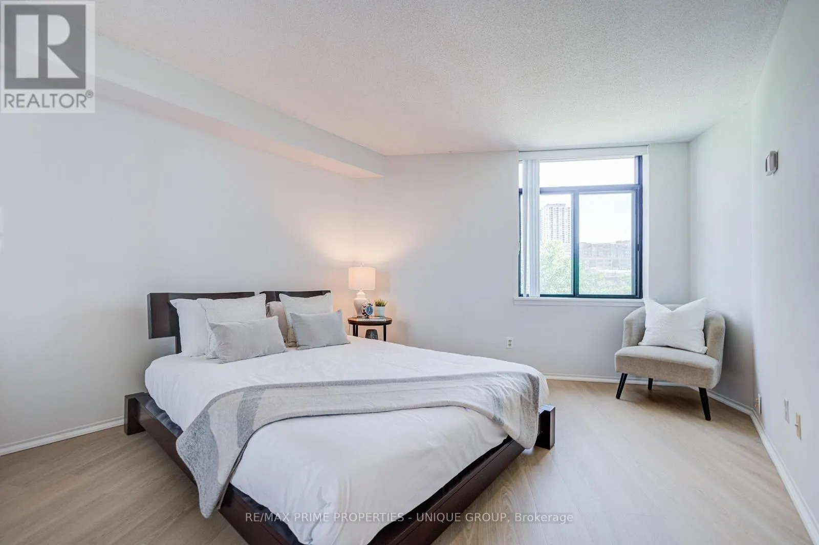 301 - 250 QUEENS QUAY W