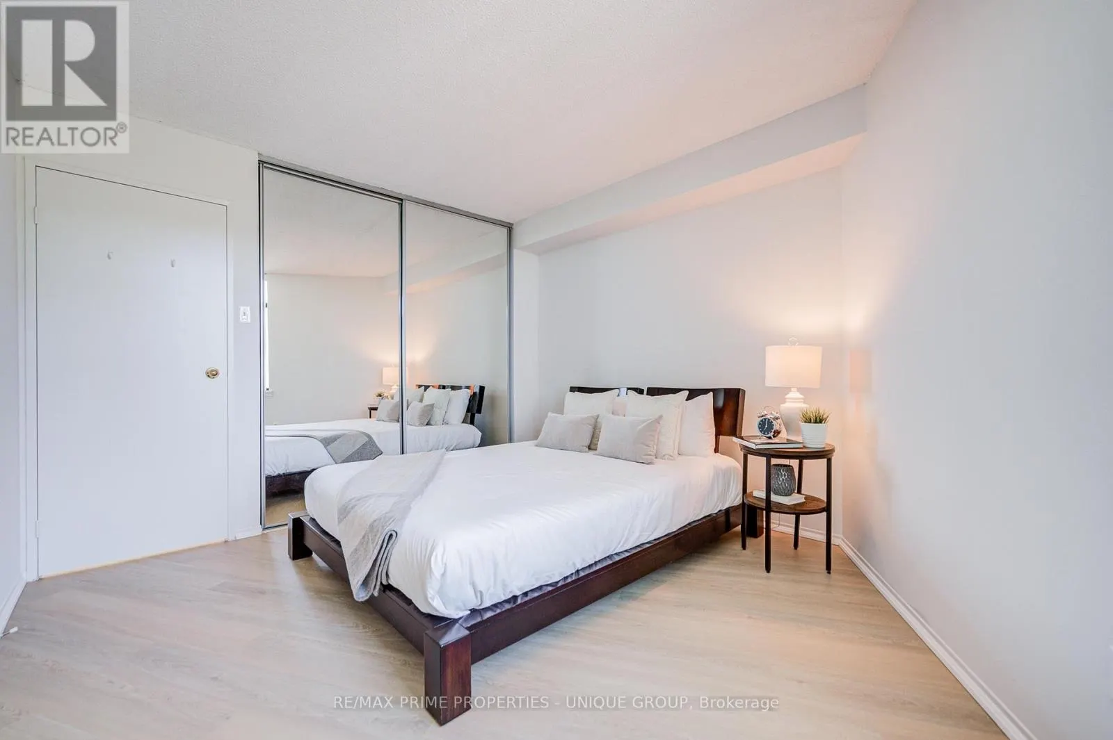 301 - 250 QUEENS QUAY W