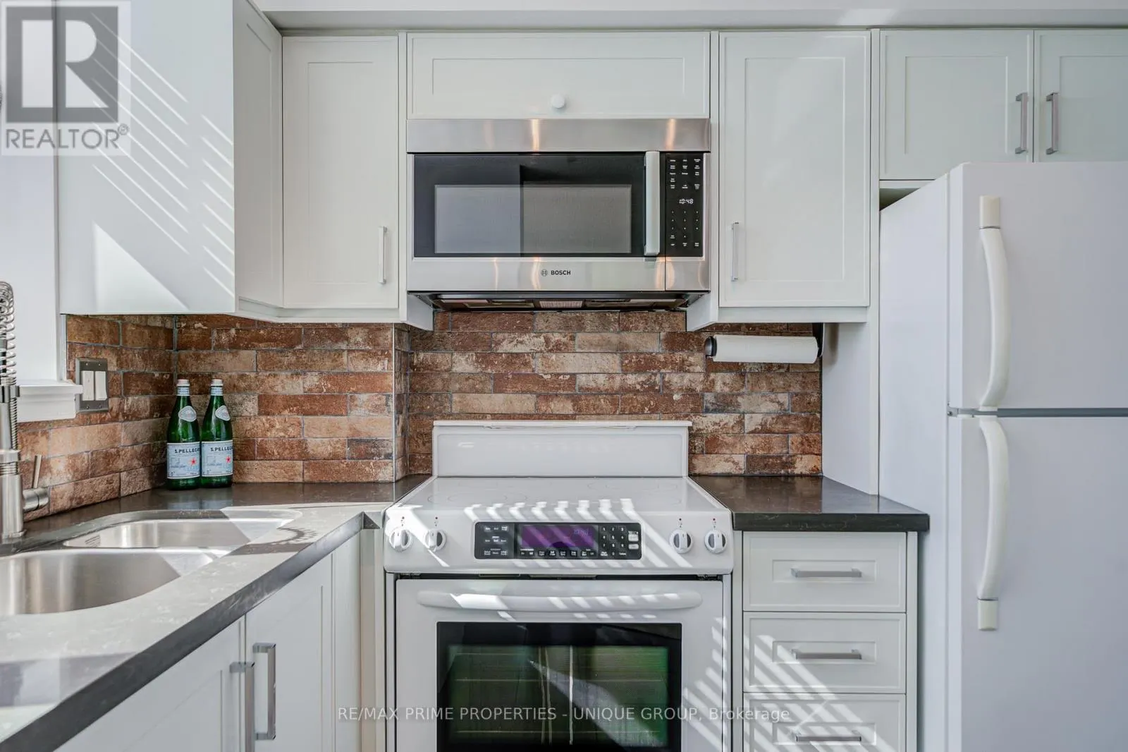 301 - 250 QUEENS QUAY W