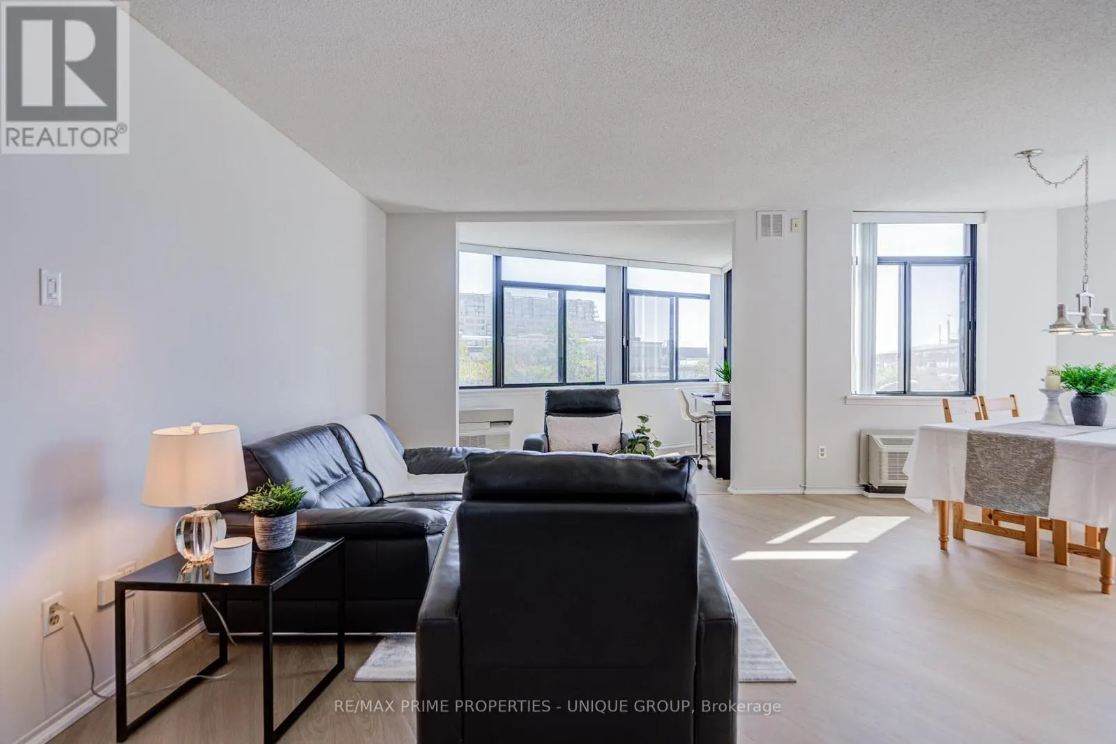 301 - 250 QUEENS QUAY W