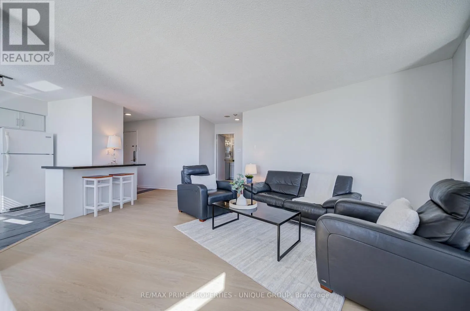 301 - 250 QUEENS QUAY W