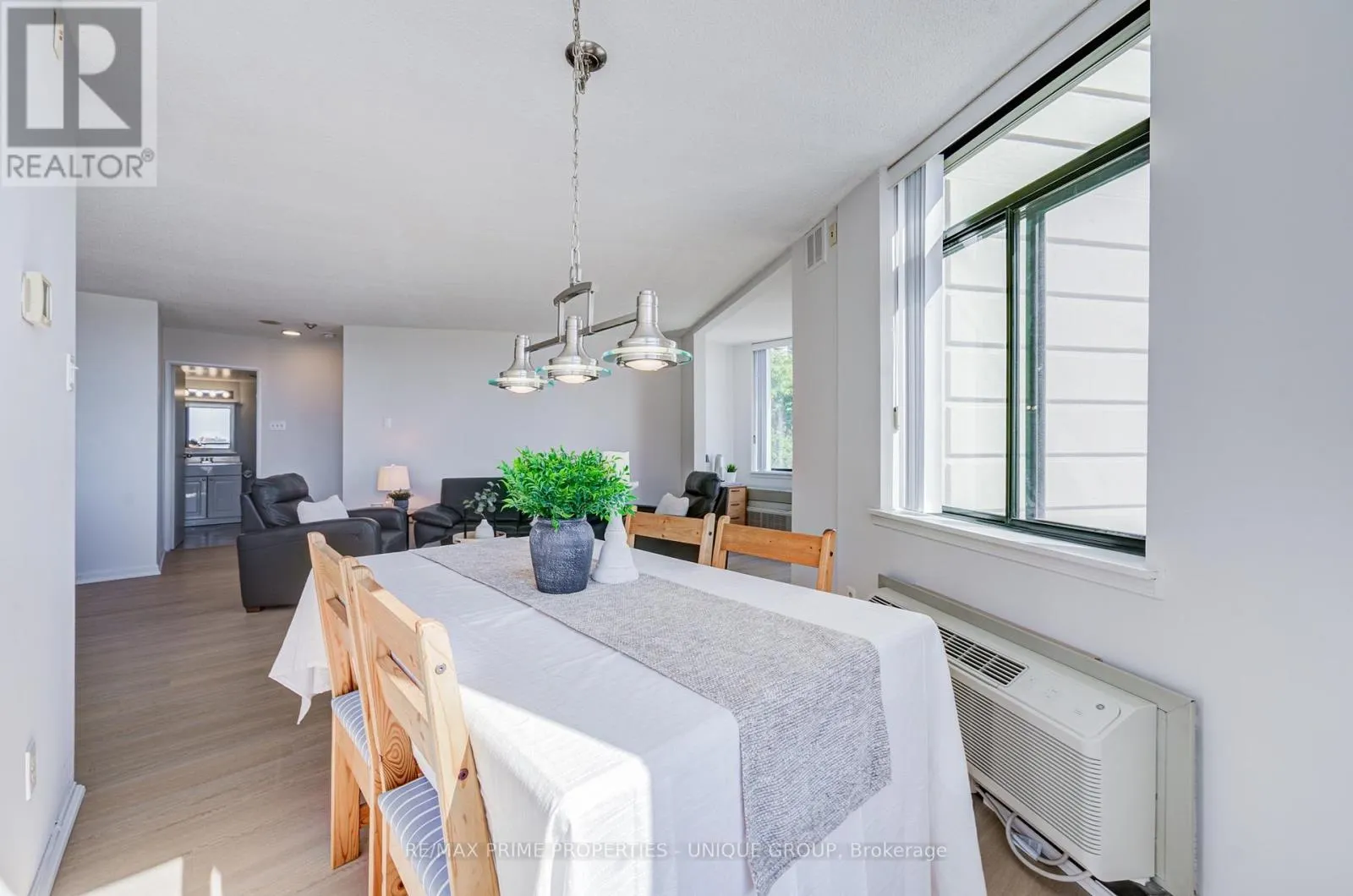 301 - 250 QUEENS QUAY W