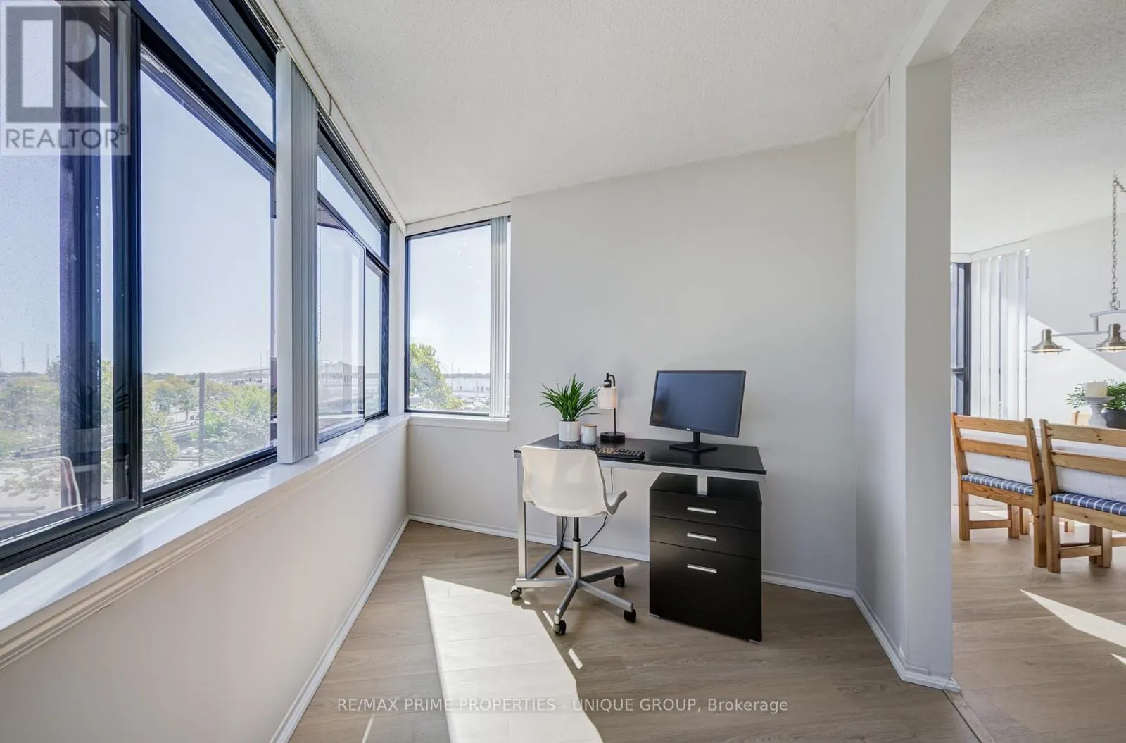301 - 250 QUEENS QUAY W