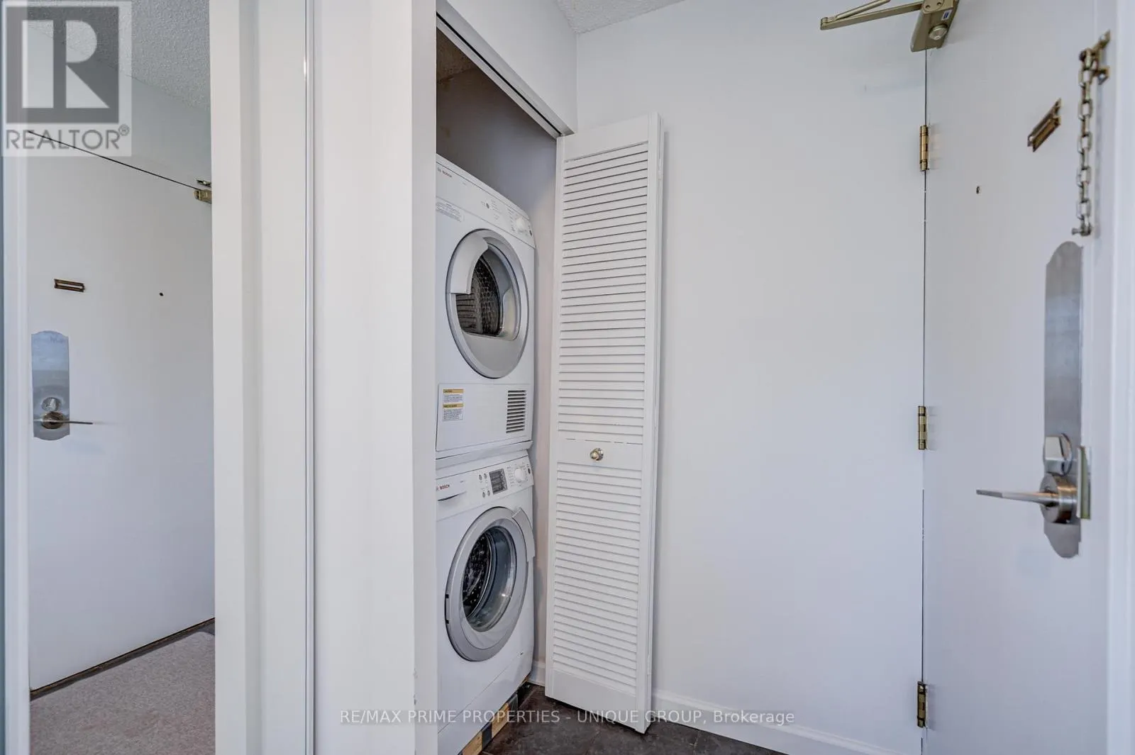 301 - 250 QUEENS QUAY W
