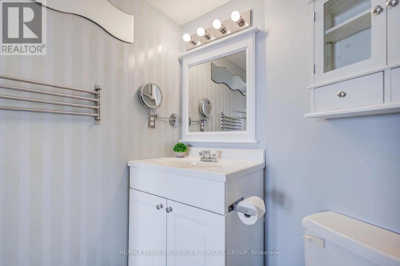301 - 250 QUEENS QUAY W