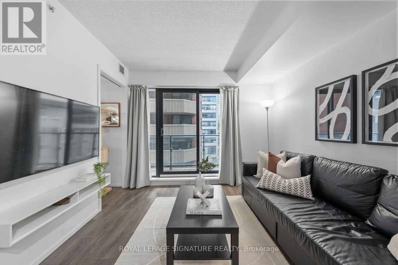505 - 159 DUNDAS STREET E