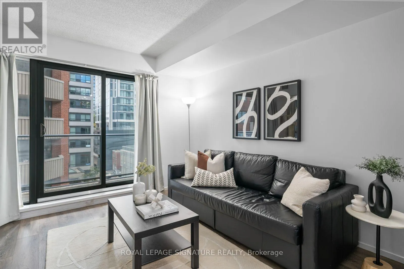 505 - 159 DUNDAS STREET E