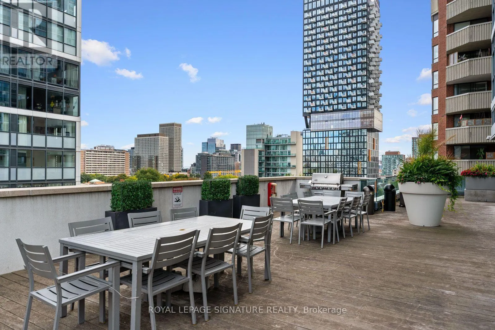 505 - 159 DUNDAS STREET E