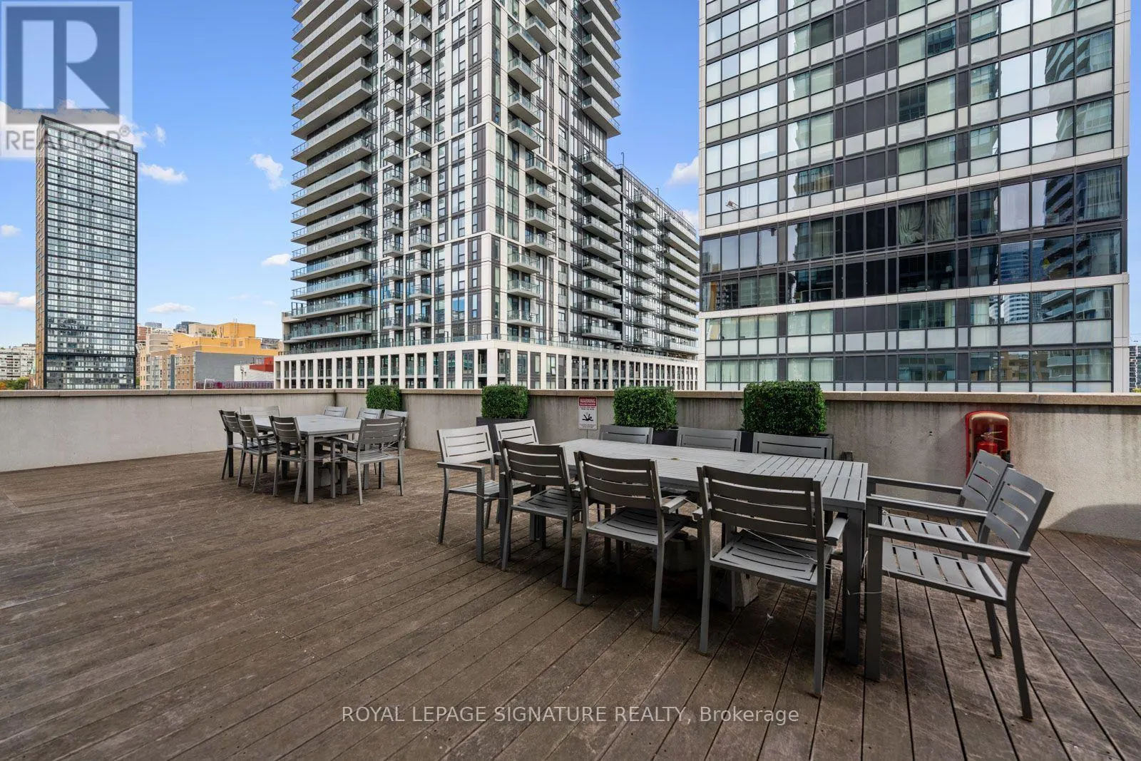 505 - 159 DUNDAS STREET E