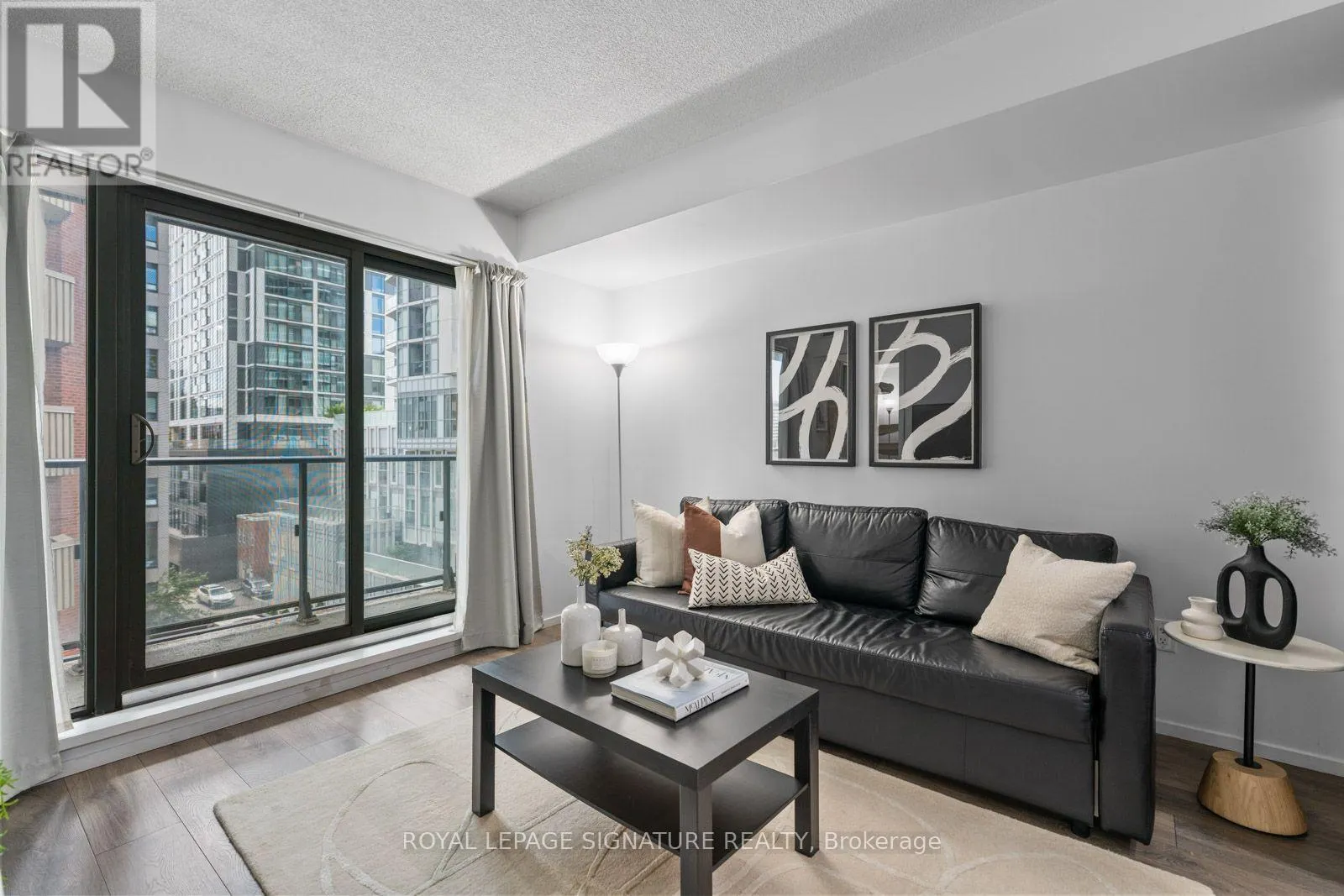 505 - 159 DUNDAS STREET E
