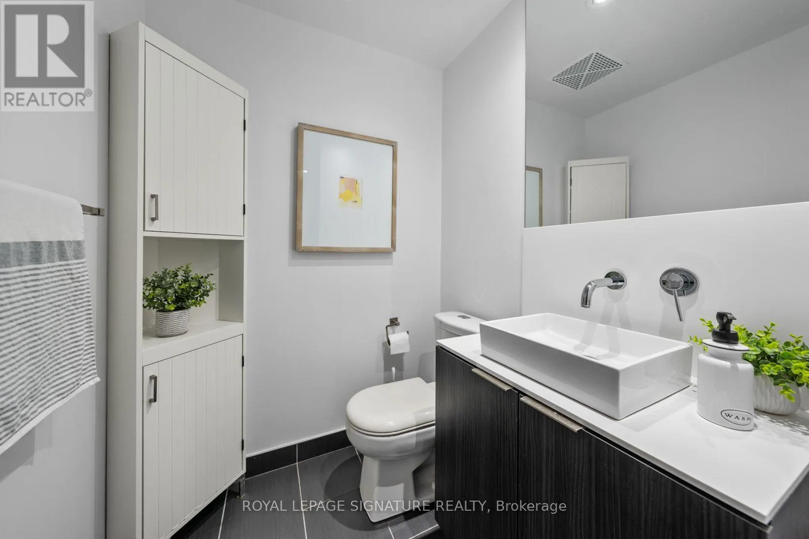 505 - 159 DUNDAS STREET E