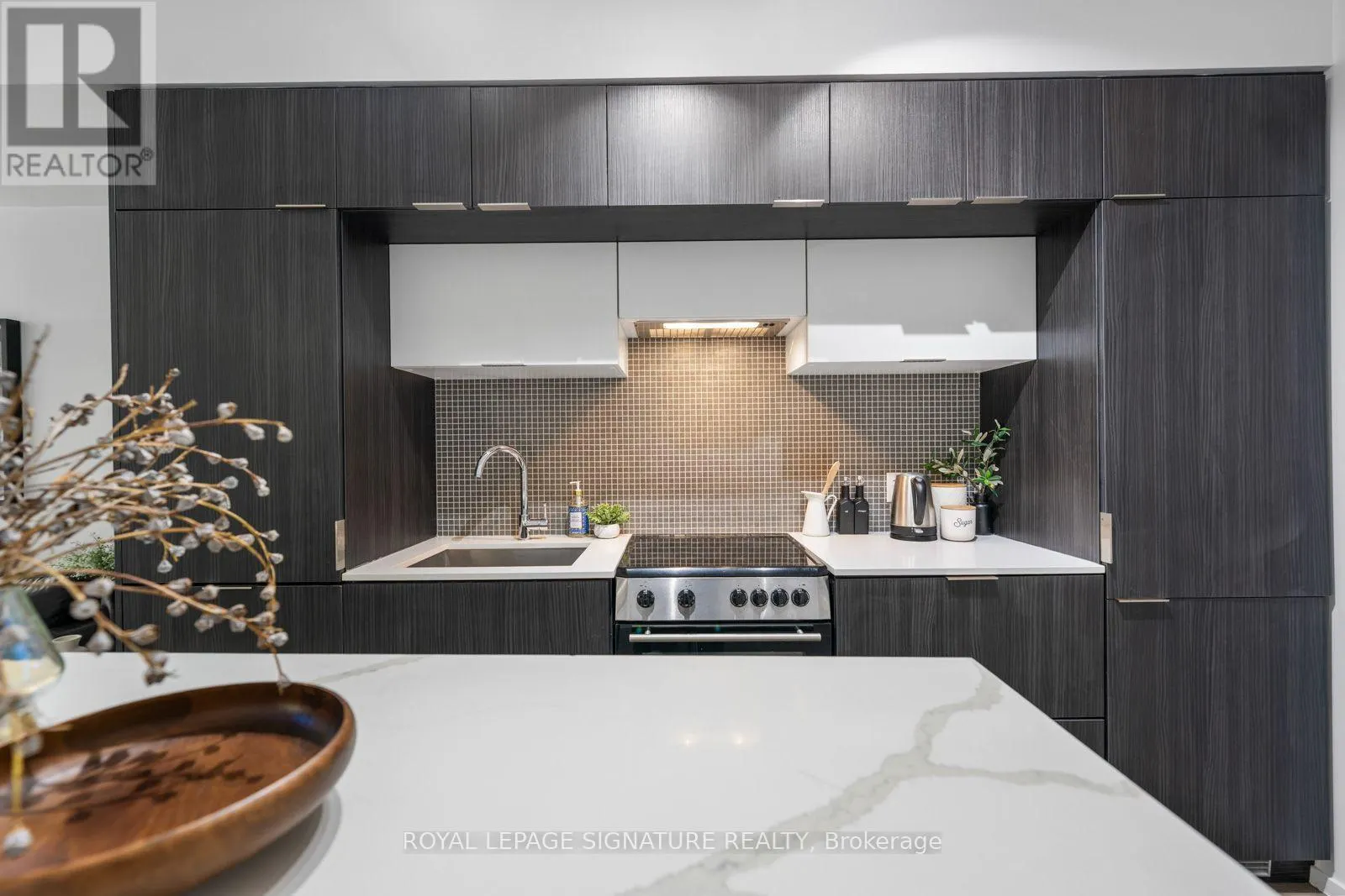 505 - 159 DUNDAS STREET E