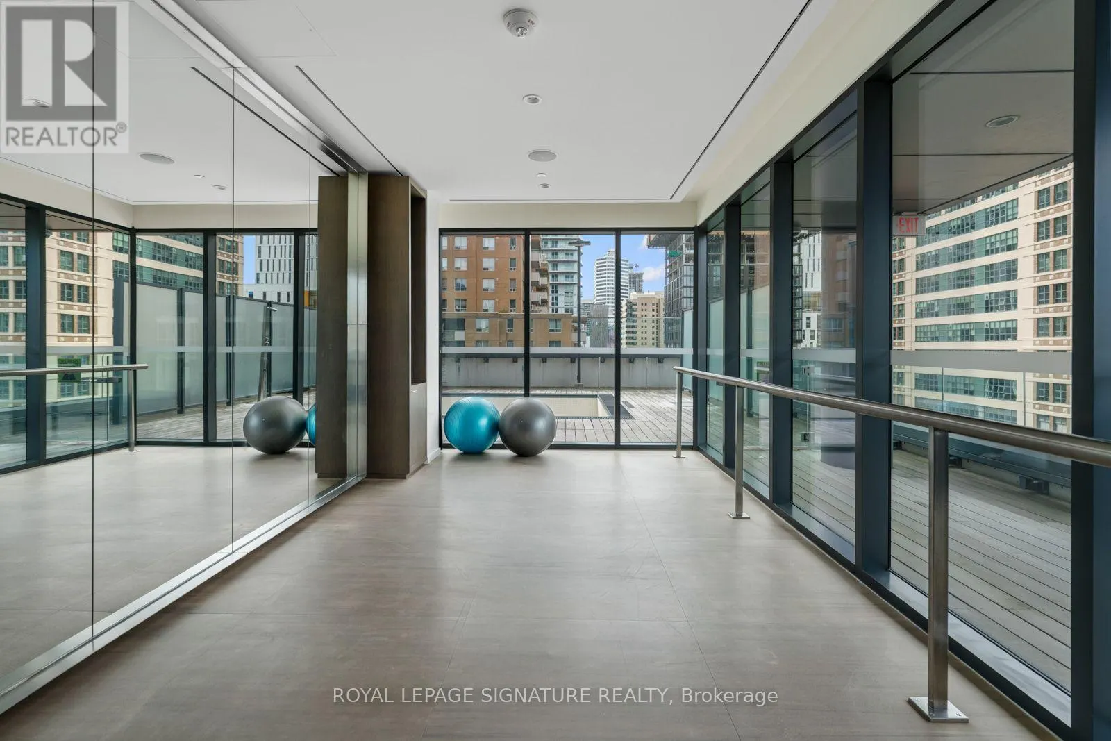 505 - 159 DUNDAS STREET E