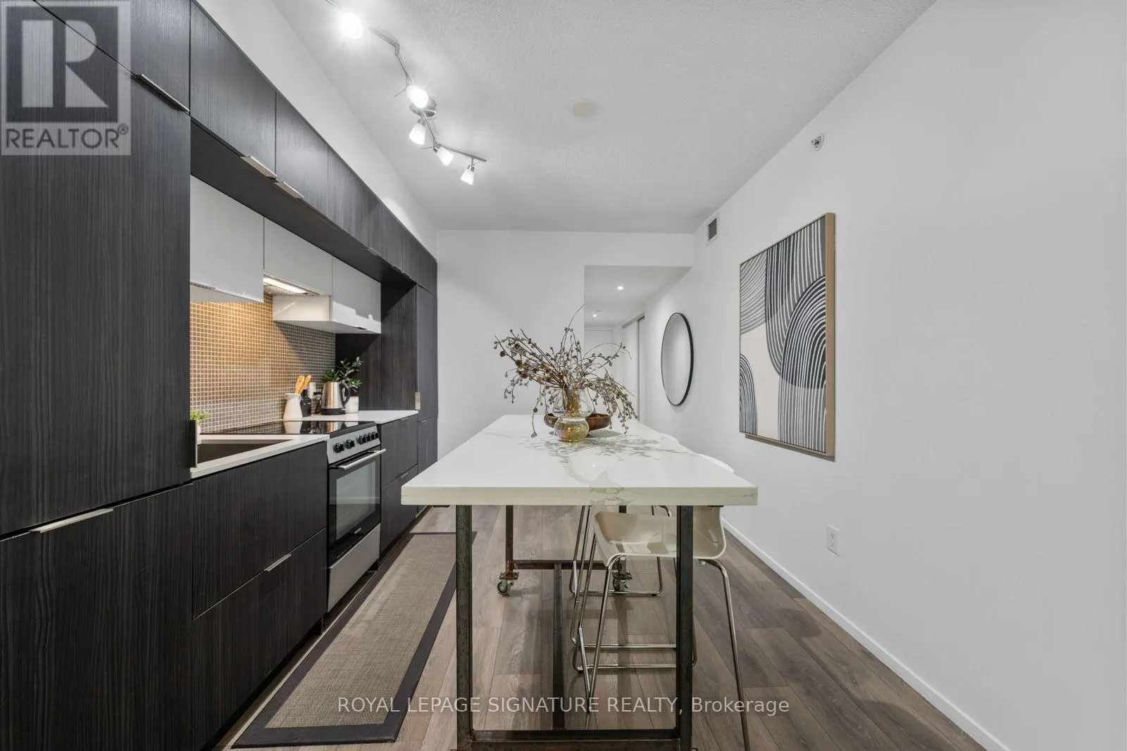 505 - 159 DUNDAS STREET E