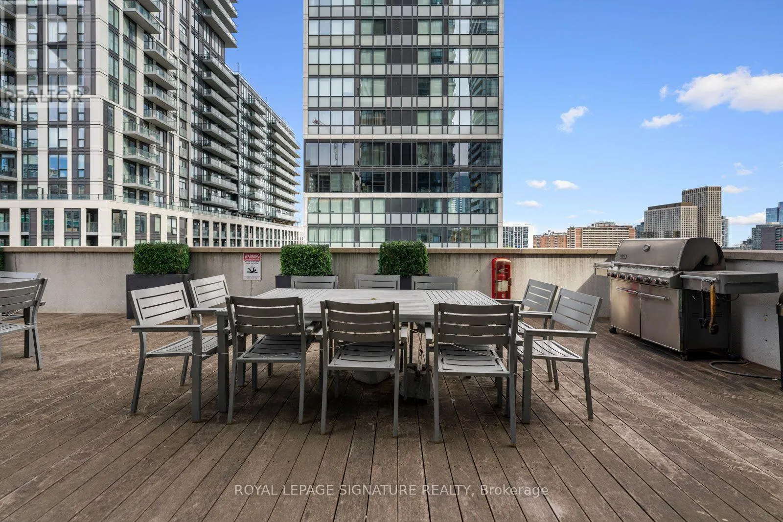 505 - 159 DUNDAS STREET E