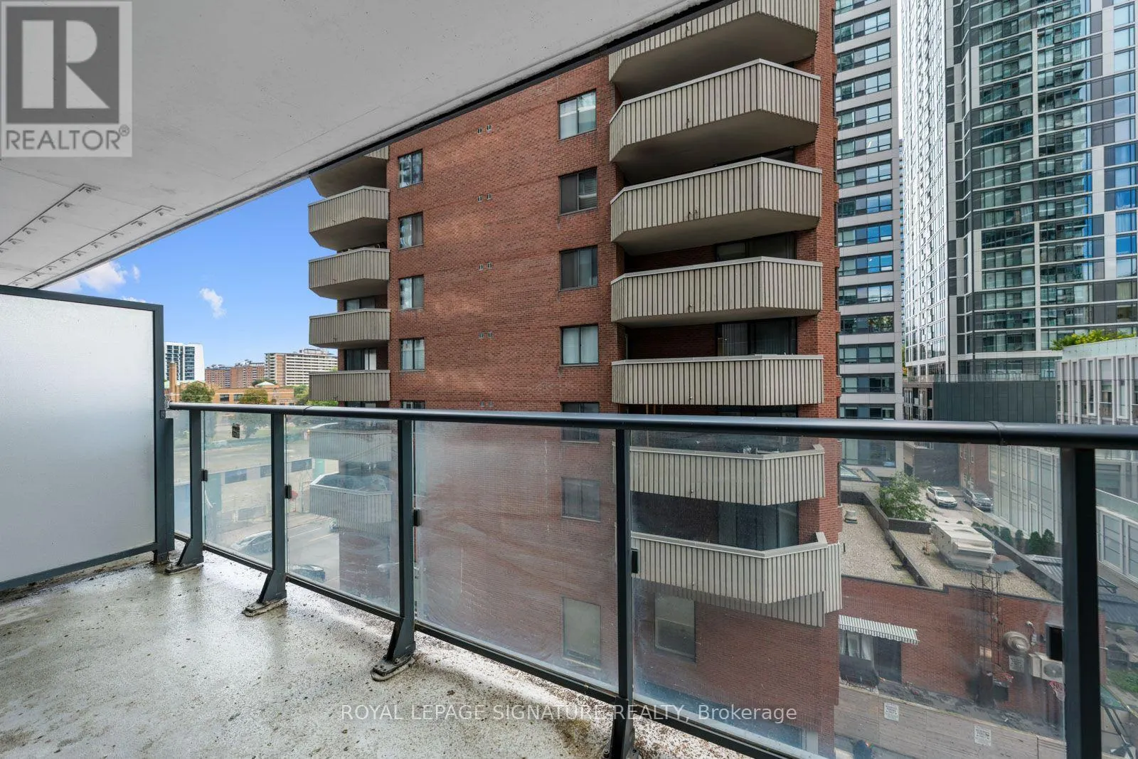 505 - 159 DUNDAS STREET E