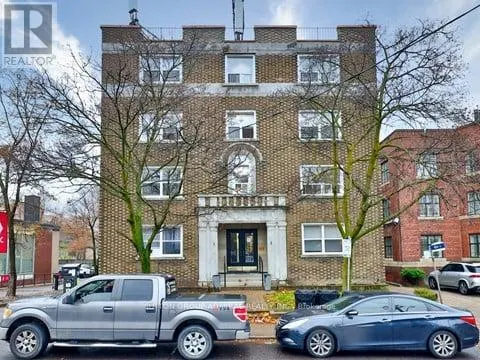6 - 464 SPADINA ROAD