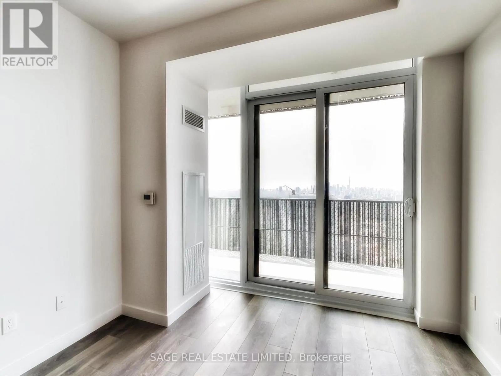 5012 - 8 EGLINTON AVENUE E