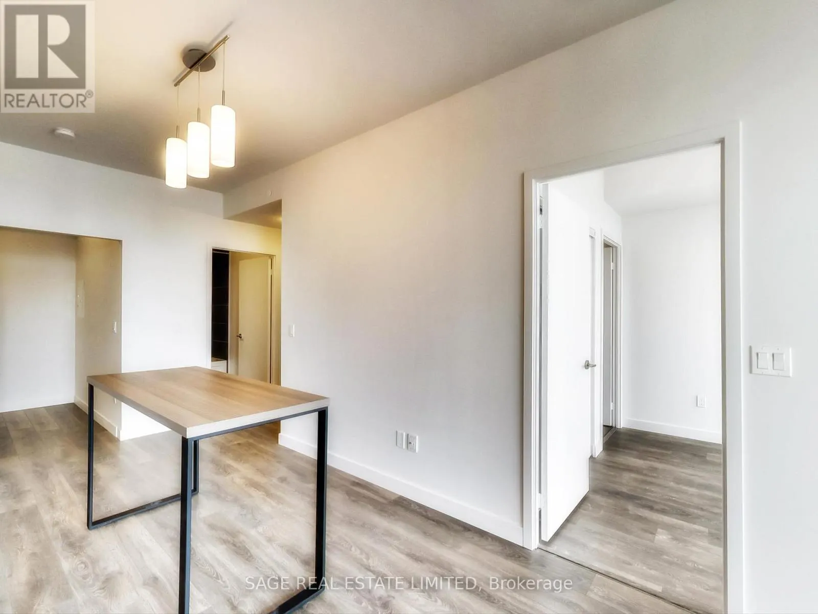 5012 - 8 EGLINTON AVENUE E