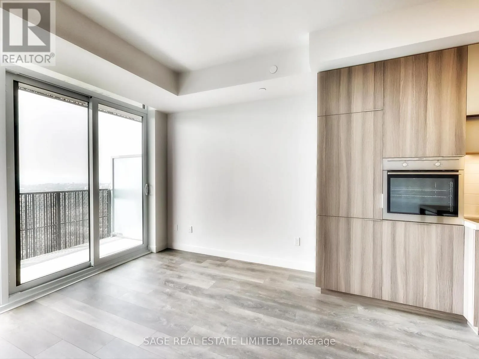 5012 - 8 EGLINTON AVENUE E