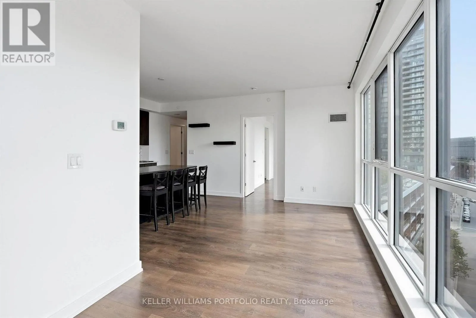 1009 - 50 BRUYERES MEWS