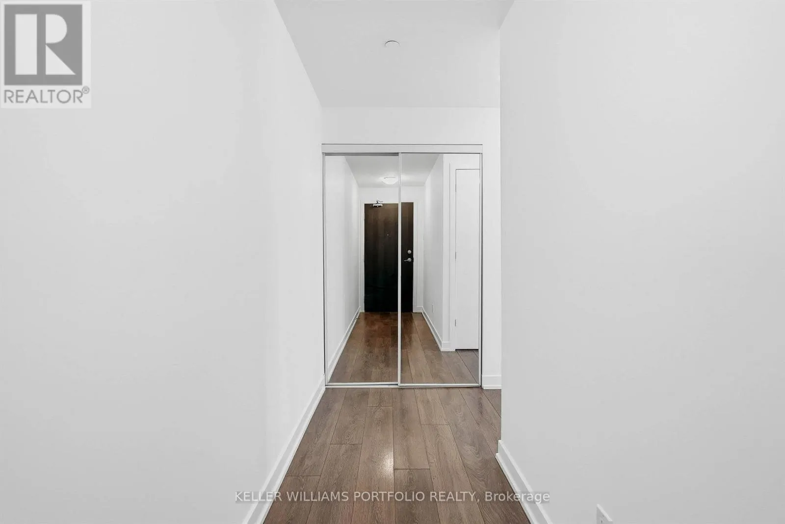 1009 - 50 BRUYERES MEWS