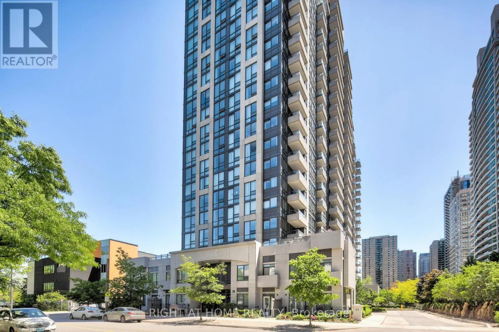2022 - 35 HOLLYWOOD AVENUE