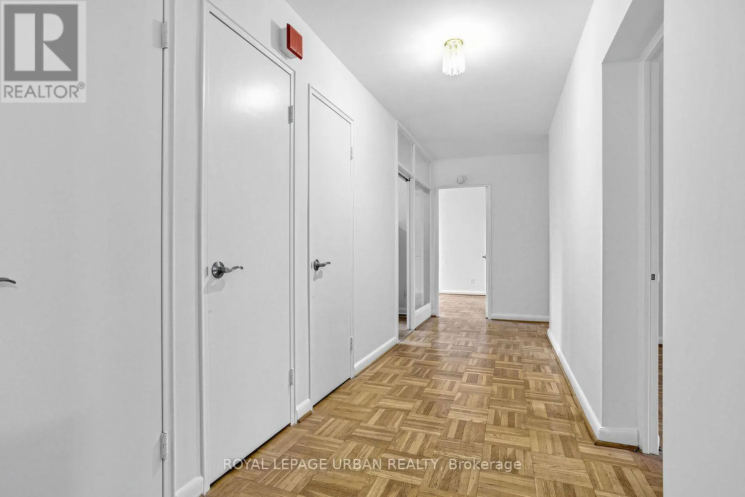 17 - 8 CORINTH GARDENS