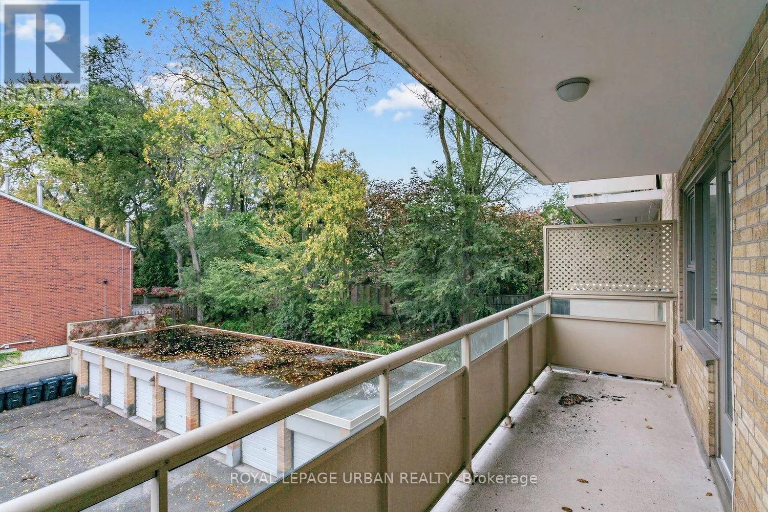 17 - 8 CORINTH GARDENS