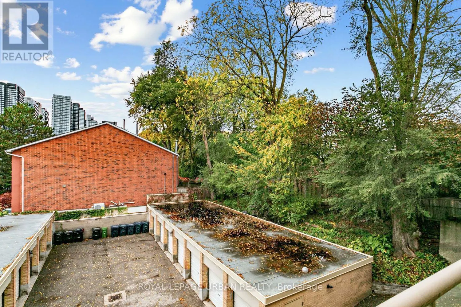17 - 8 CORINTH GARDENS