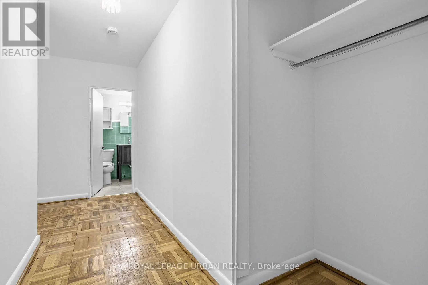 17 - 8 CORINTH GARDENS
